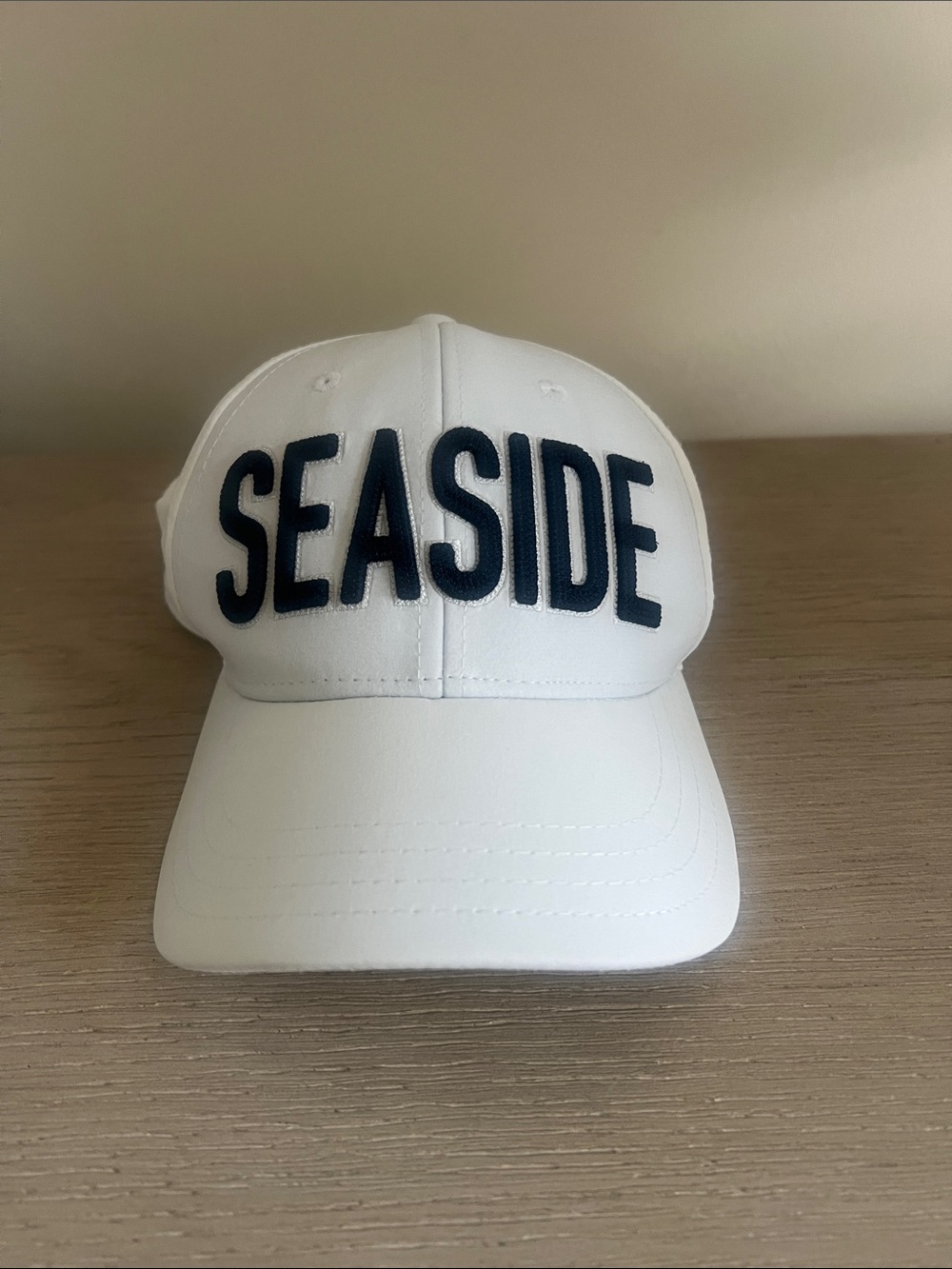 Sea Island Seaside performance hat white navy
